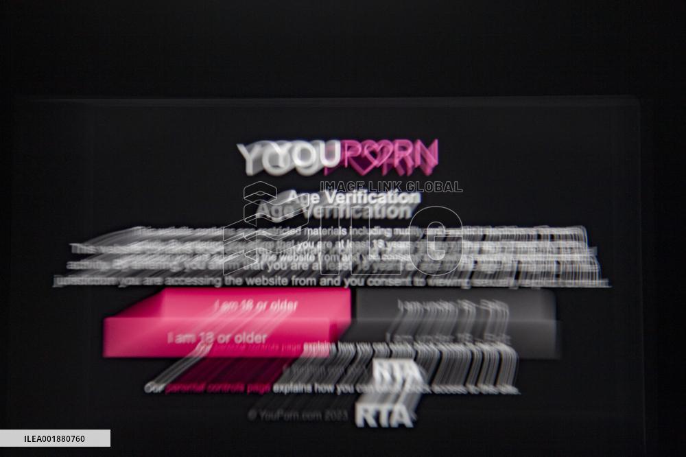 Illustrations Of A Pornographic Website - France