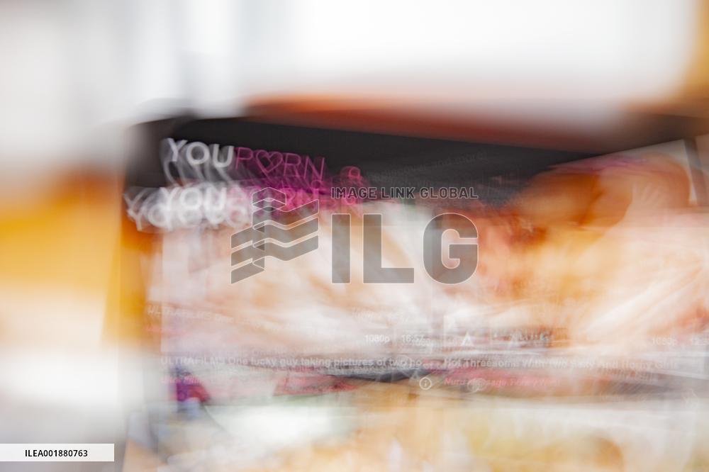 Illustrations Of A Pornographic Website - France