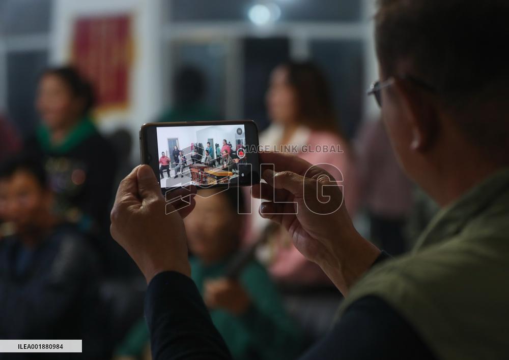 (ChineseToday) CHINA-INNER MONGOLIA-ORDOS-HERDSMEN LIFE (CN)