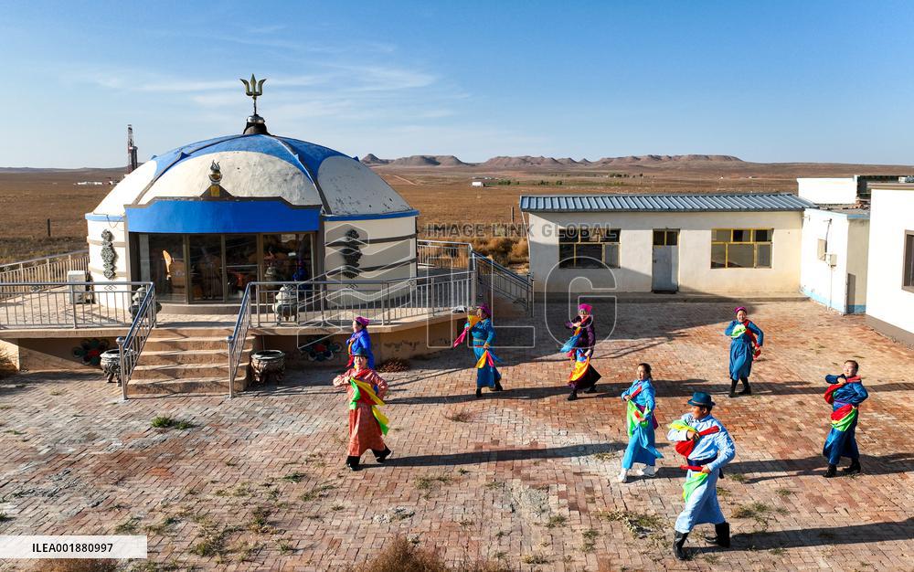 (ChineseToday) CHINA-INNER MONGOLIA-ORDOS-HERDSMEN LIFE (CN)