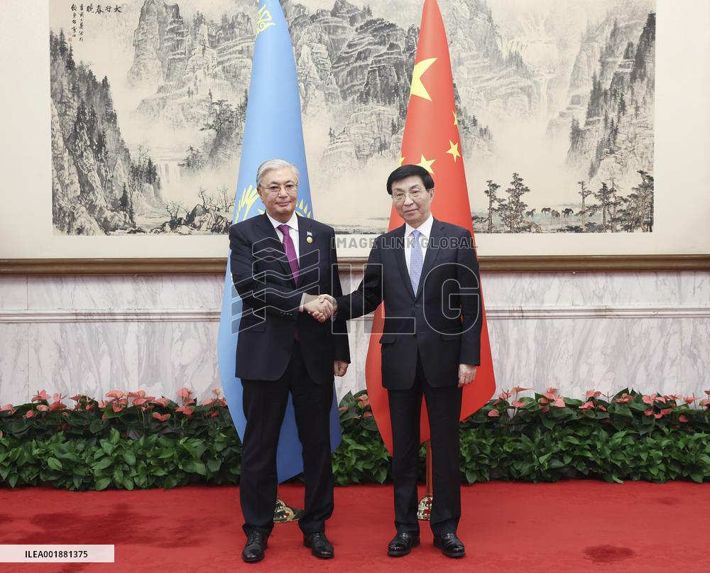 (BRF2023)CHINA-BEIJING-WANG HUNING-KAZAKHSTAN-PRESIDENT-MEETING (CN)