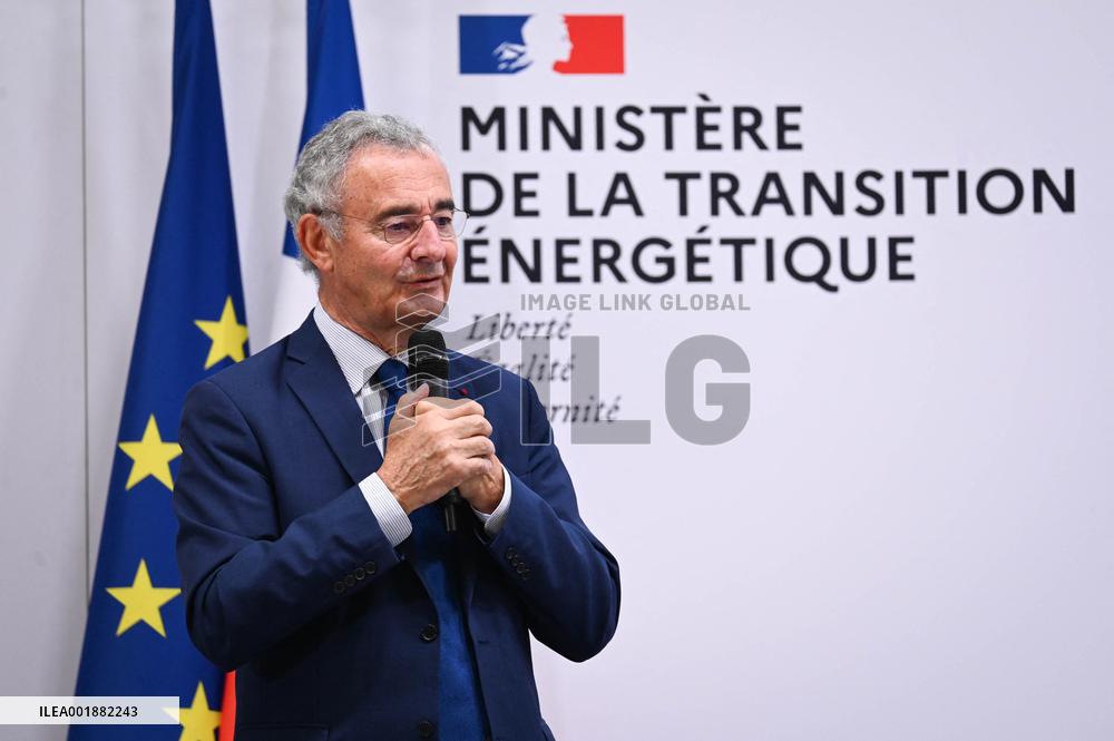 Sobriety Charter For Commercial Buildings Presentation - Paris