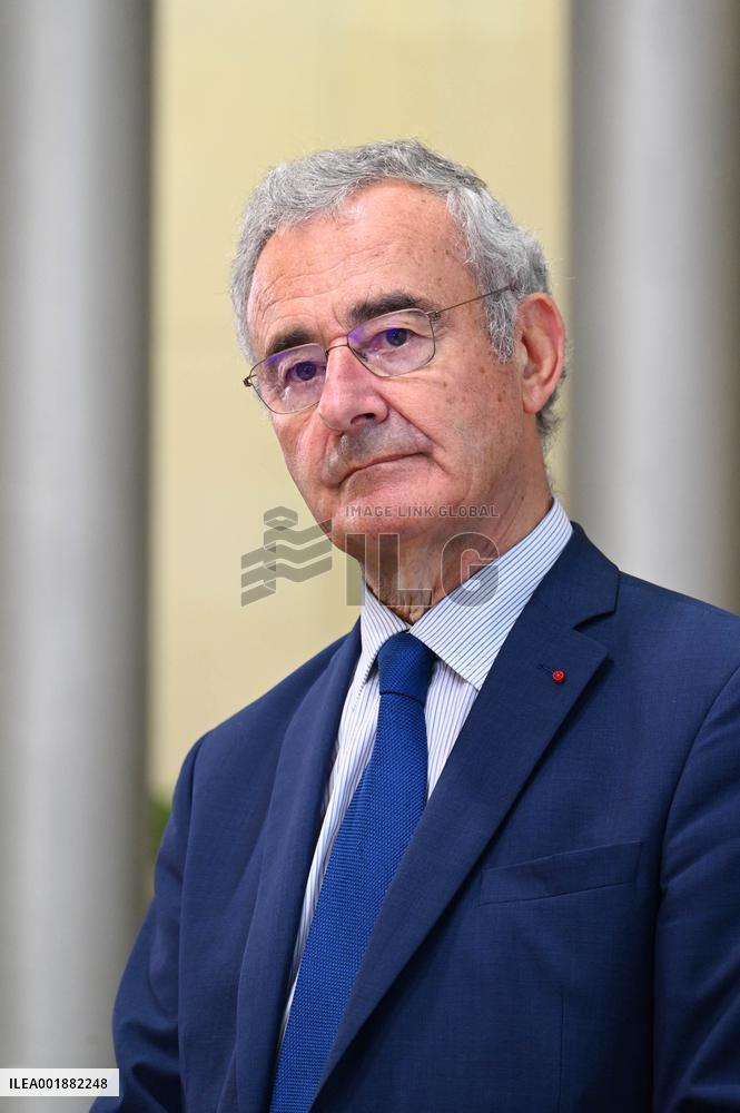 Sobriety Charter For Commercial Buildings Presentation - Paris