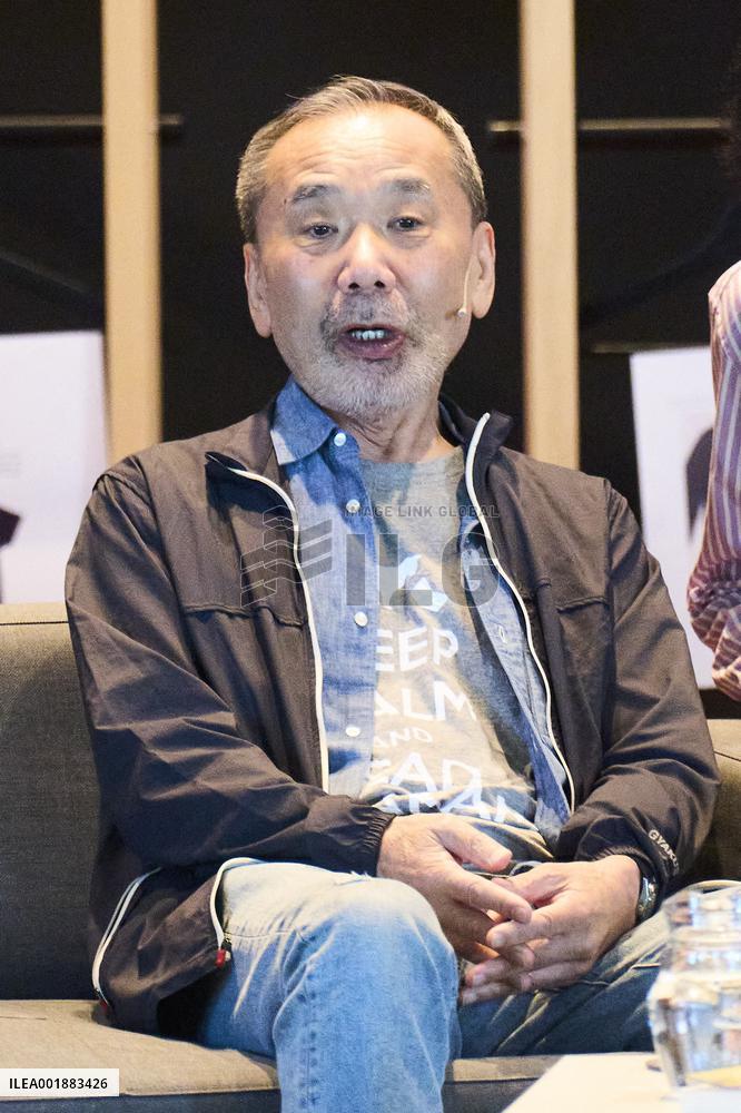 Japanese Author Haruki Murakami Meets Students - Spain