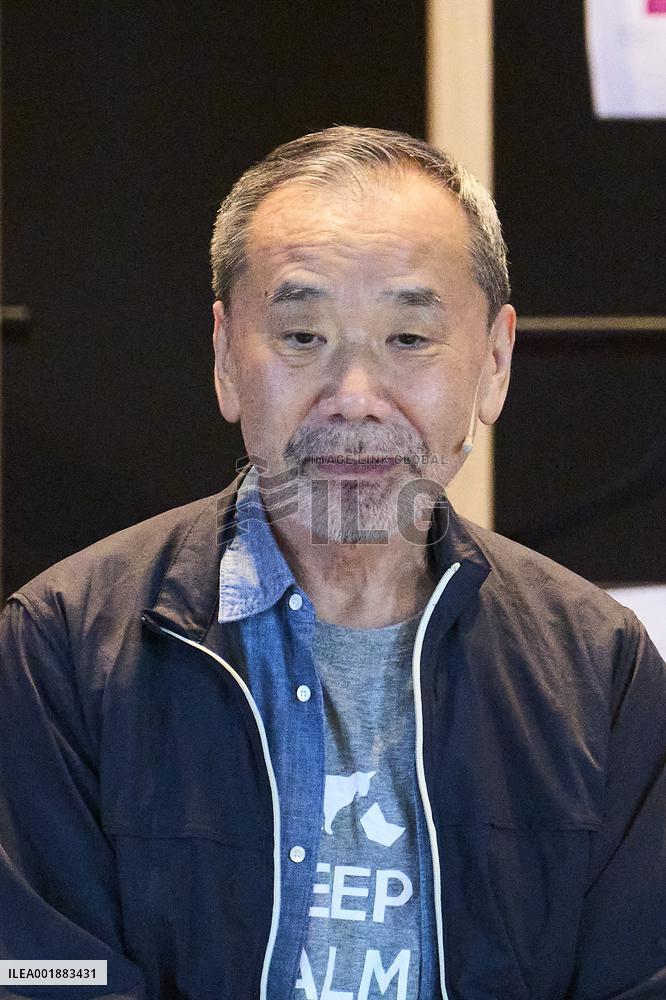 Japanese Author Haruki Murakami Meets Students - Spain