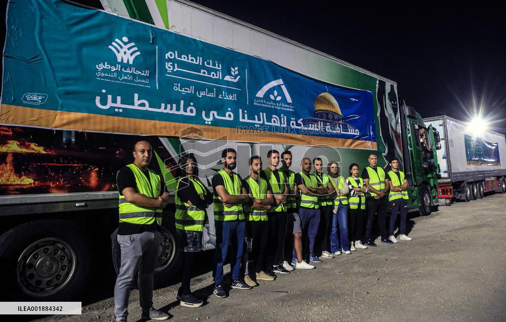 EGYPT-RAFAH CROSSING-AID SUPPLIES
