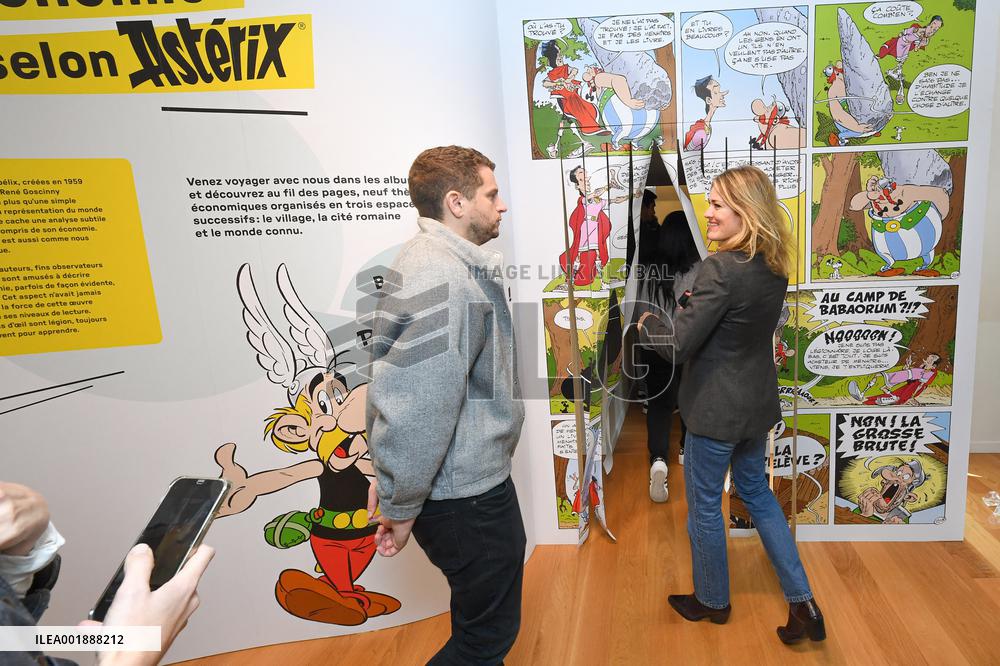 L'Economie Selon Asterix Exhibition - Paris