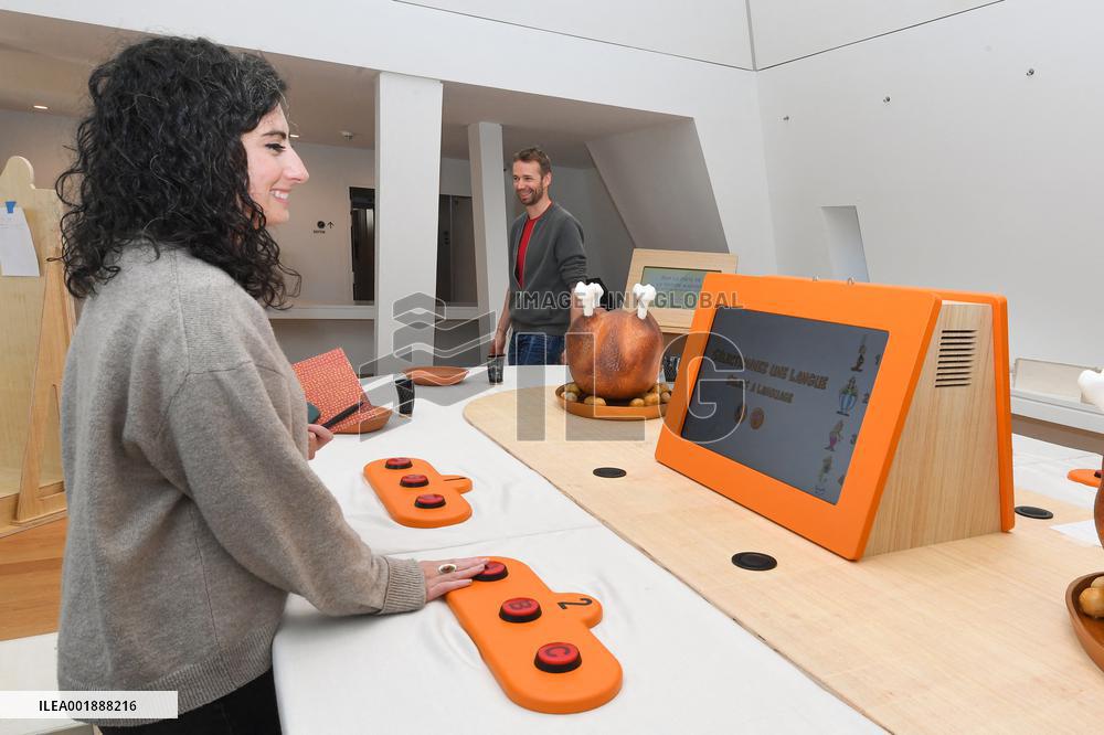 L'Economie Selon Asterix Exhibition - Paris