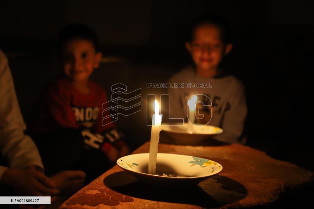 (FOCUS)MIDEAST-GAZA-KHAN YOUNIS-PALESTINIAN-ISRAELI CONFLICT-POWER OUTAGE