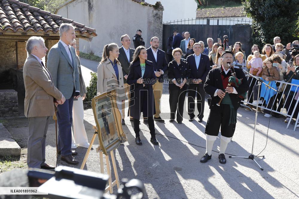 Spanish Royals Arrive In Arroes