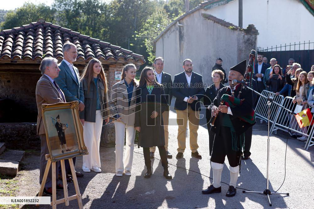 Spanish Royals Arrive In Arroes