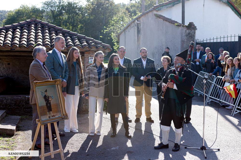 Spanish Royals Arrive In Arroes