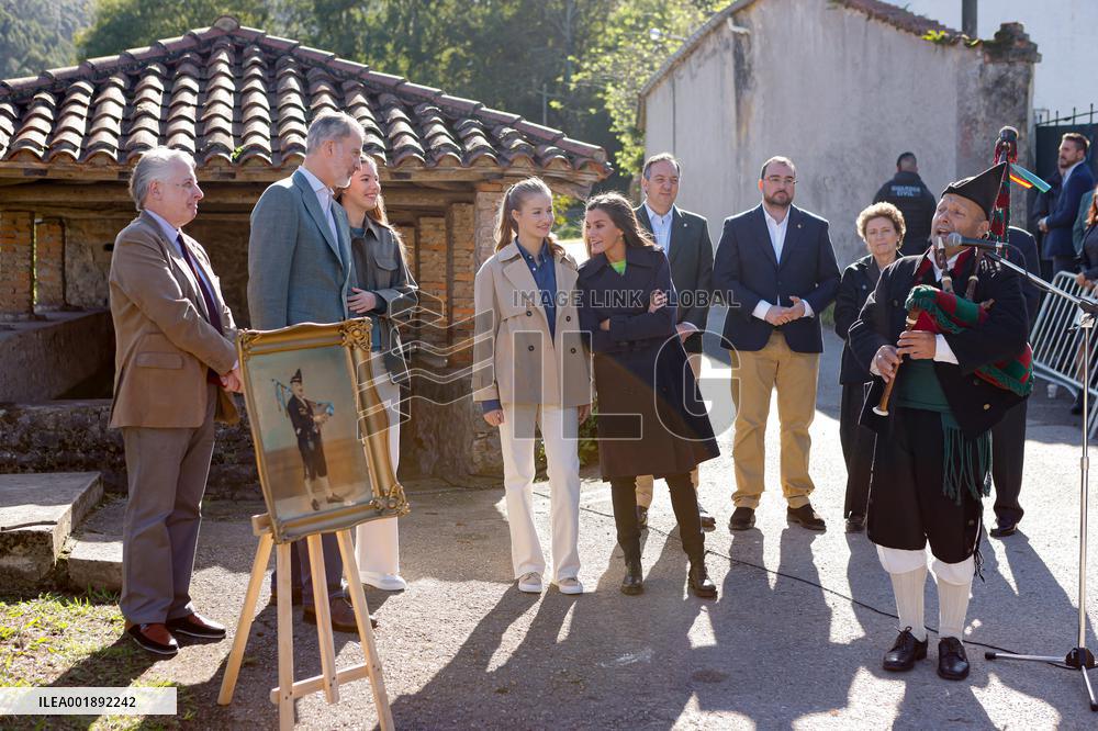 Spanish Royals Arrive In Arroes