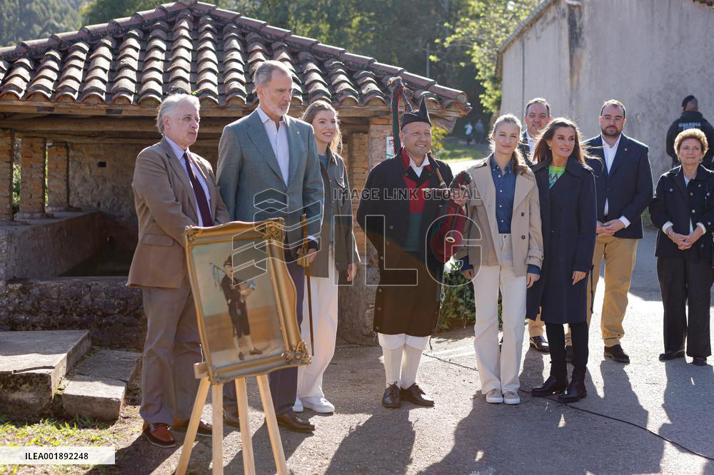 Spanish Royals Arrive In Arroes