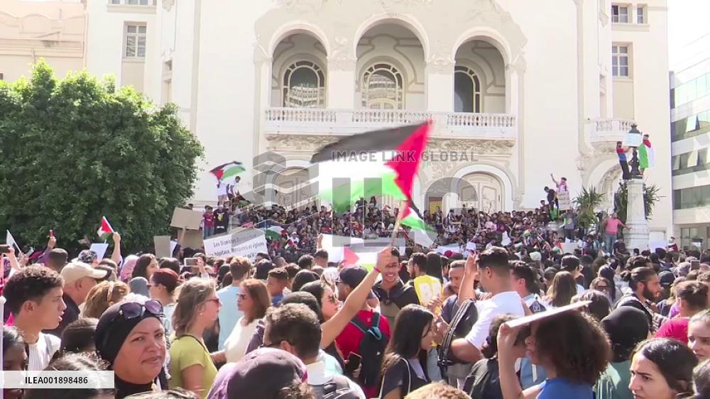 Tunisians march in support of Palestinian people