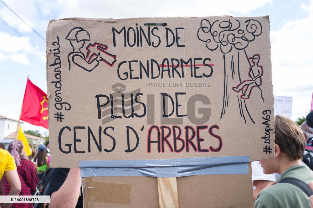 A69 Freeway Protest - Saix