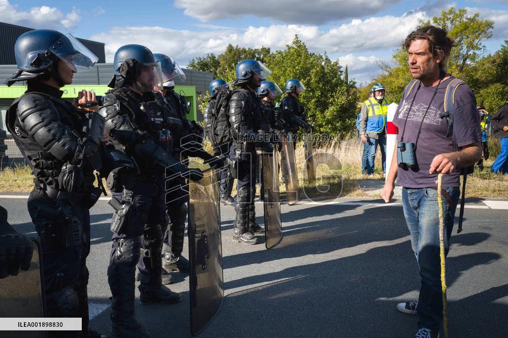 A69 Freeway Protest - Saix