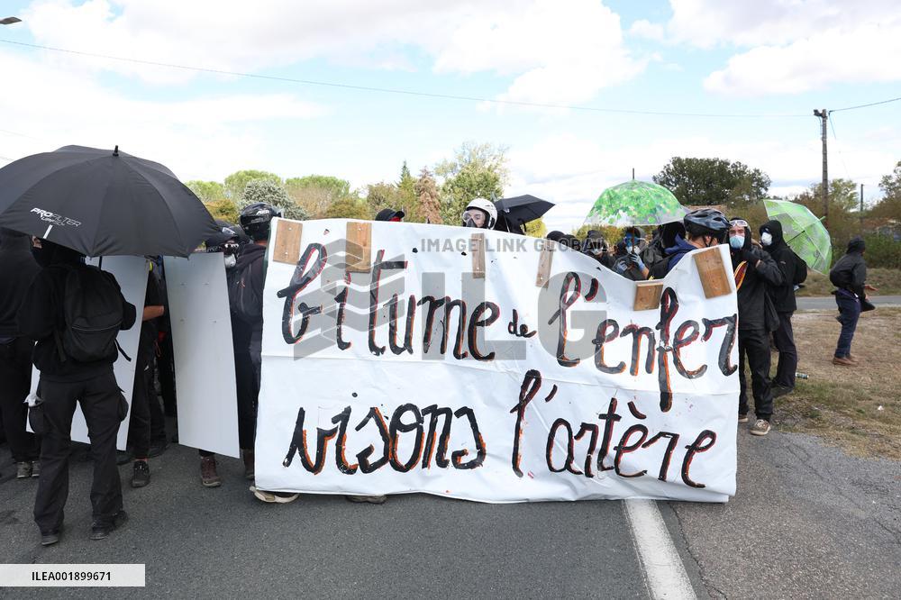 A69 Freeway Protest - Saix