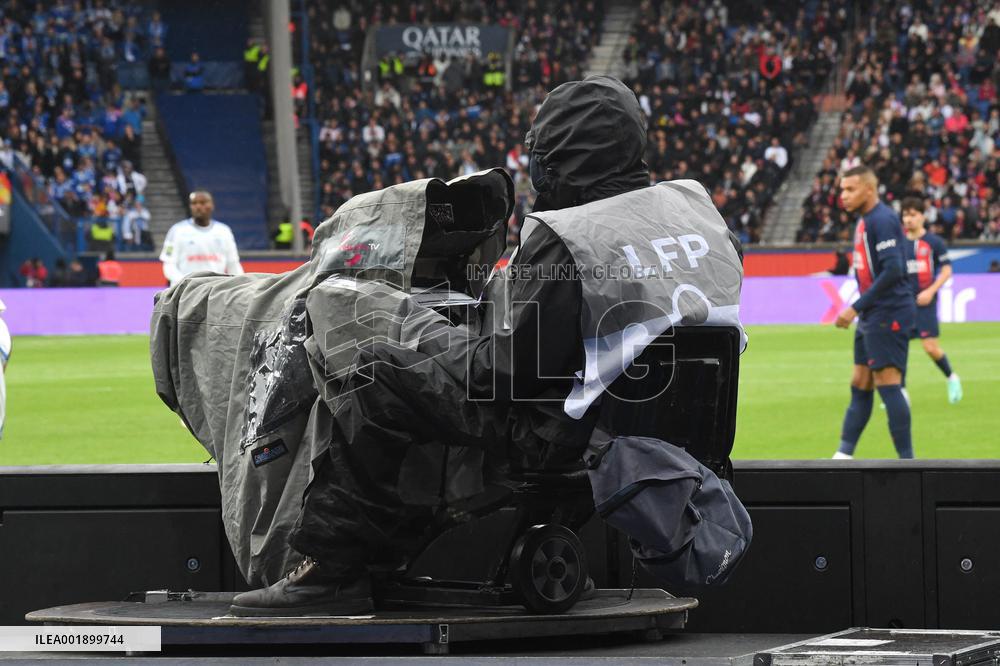 Ligue 1 - PSG v Strasbourg