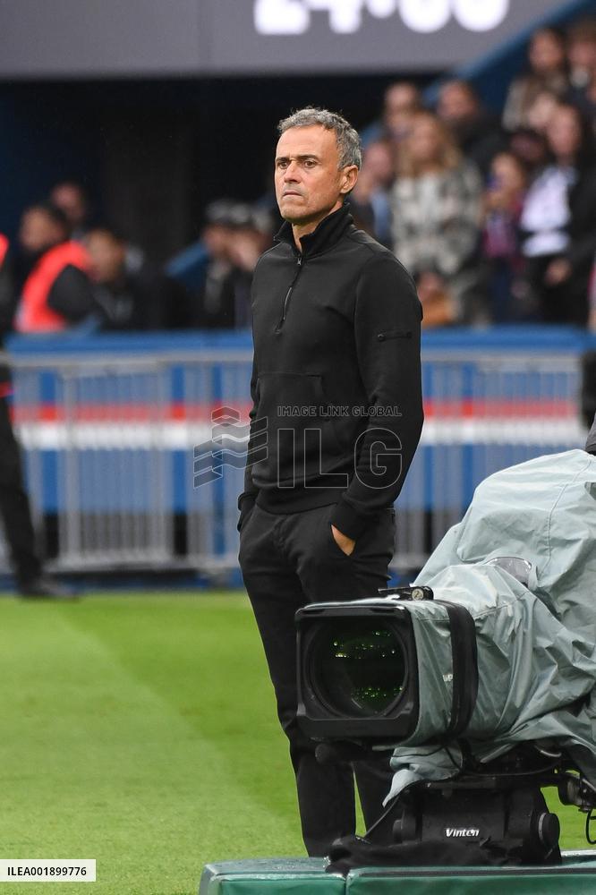 Ligue 1 - PSG v Strasbourg