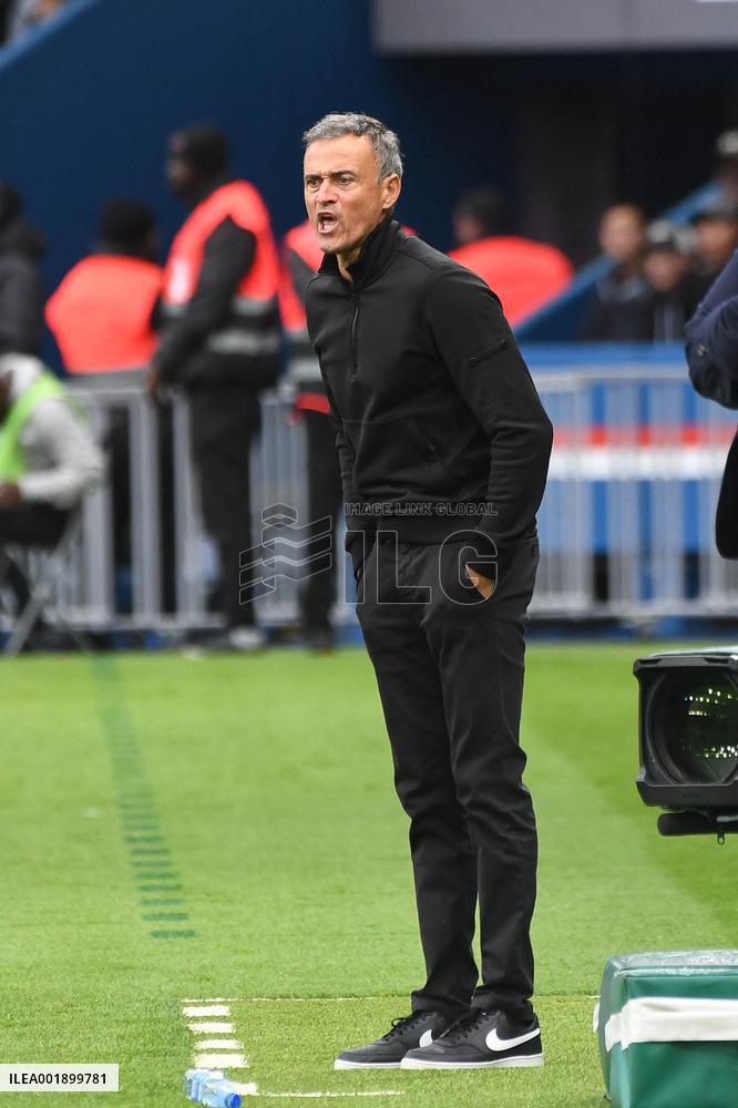 Ligue 1 - PSG v Strasbourg