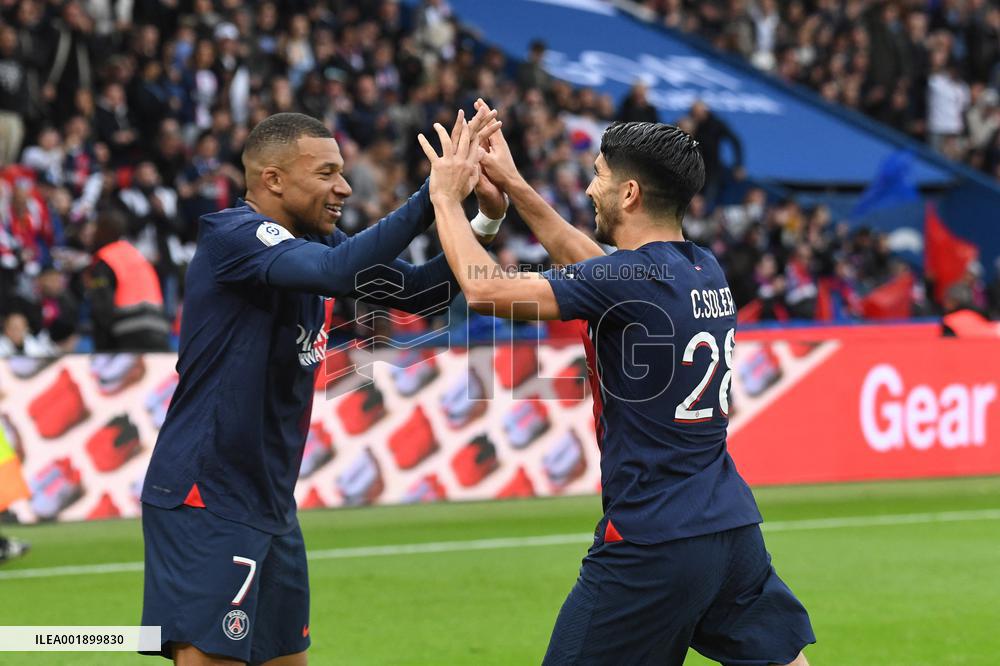 Ligue 1 - PSG v Strasbourg