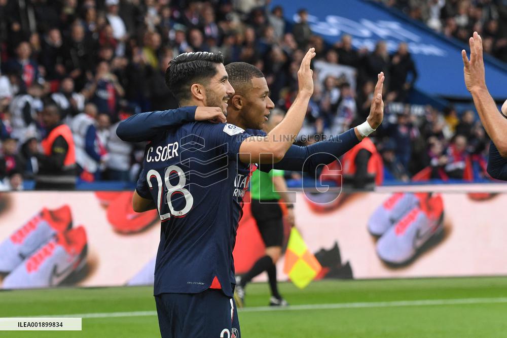 Ligue 1 - PSG v Strasbourg
