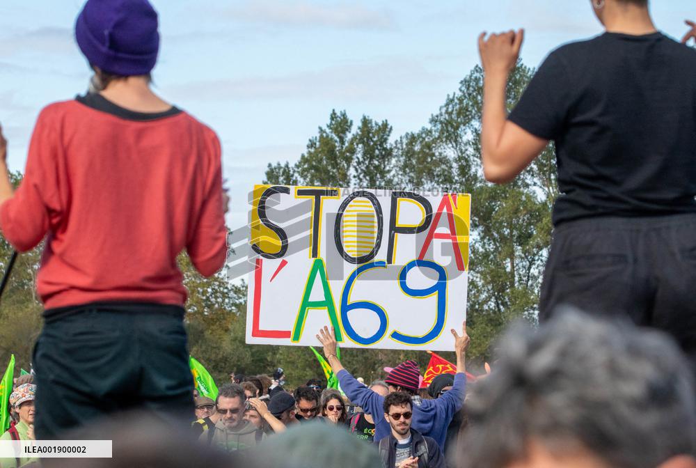 A69 Freeway Protest - Saix