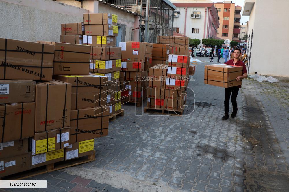 MIDEAST-GAZA-KHAN YOUNIS-PALESTINIAN-ISRAELI CONFLICT-HUMANITARIAN SUPPLIES