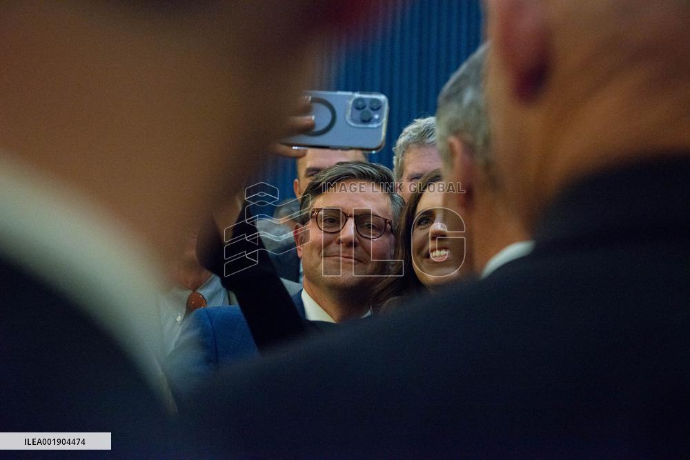 Republicans Nominate Mike Johnson For House Speaker - Washington