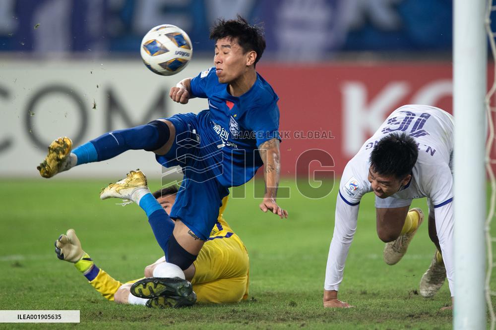 (SP)CHINA-WUHAN-FOOTBALL-AFC CHAMPIONS LEAGUE-WUHAN THREE TOWNS FC VS HANOI FC (CN)
