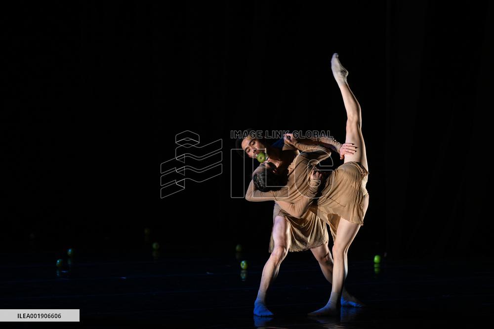 MEXICO-MEXICO CITY-BEIJING DANCE THEATER-PERFORMANCE