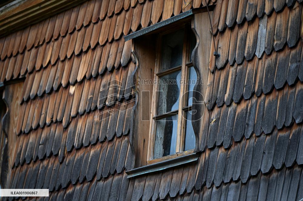 Oldest wooden church of Ukraine in Stara Skvariava village