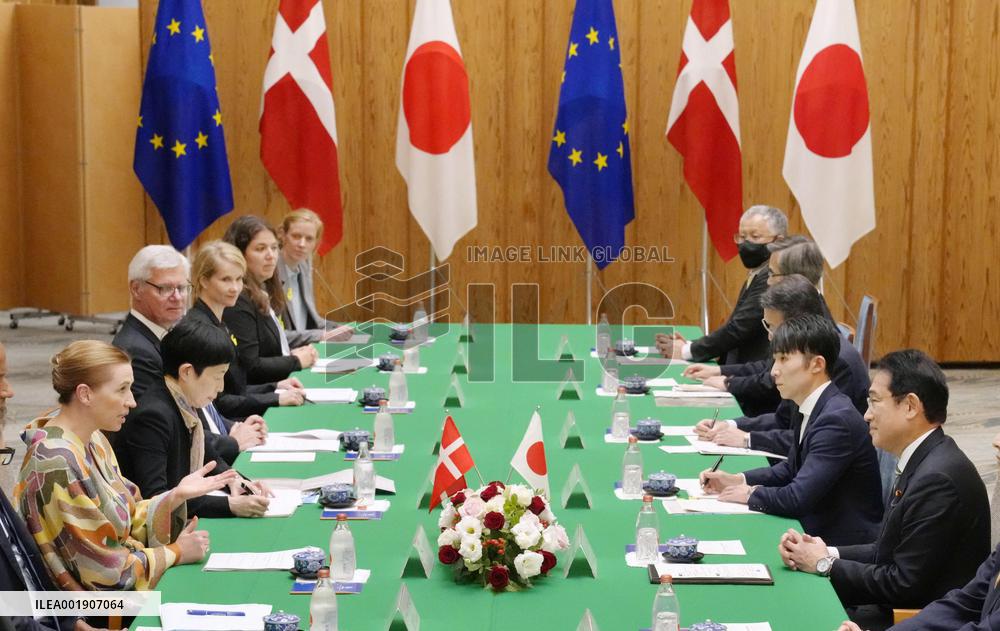 Japanese, Danish premiers hold talks