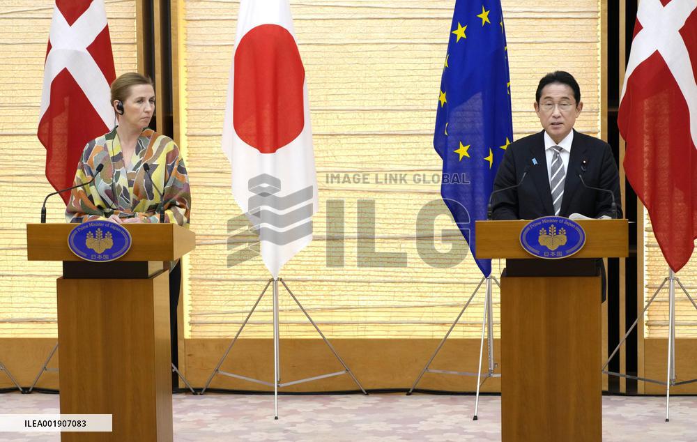 Japanese, Danish premiers hold talks