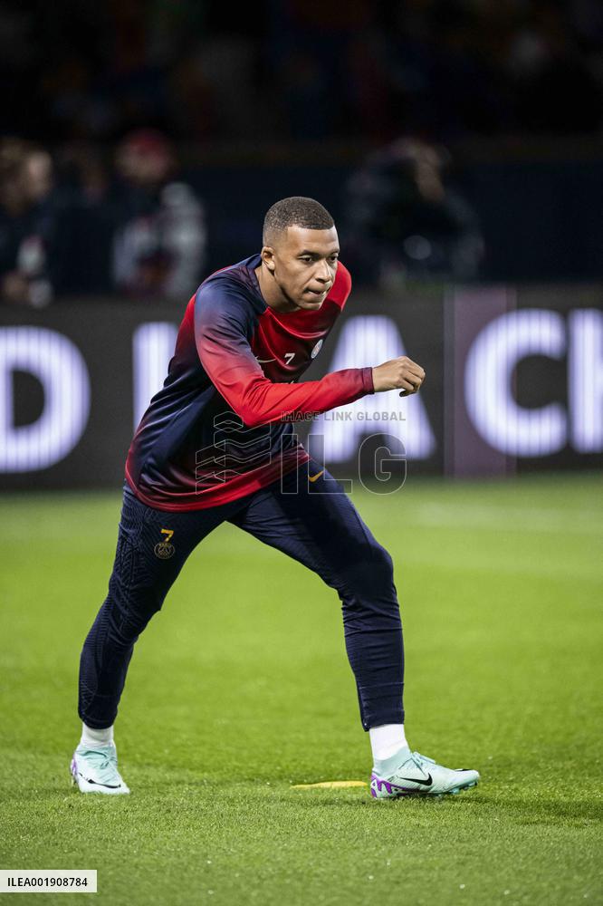 Champions League - PSG v AC Milan