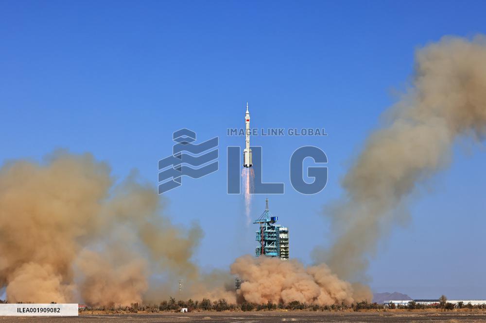 (EyesonSci) CHINA-JIUQUAN-SHENZHOU-17-LAUNCH-SUCCESS (CN)