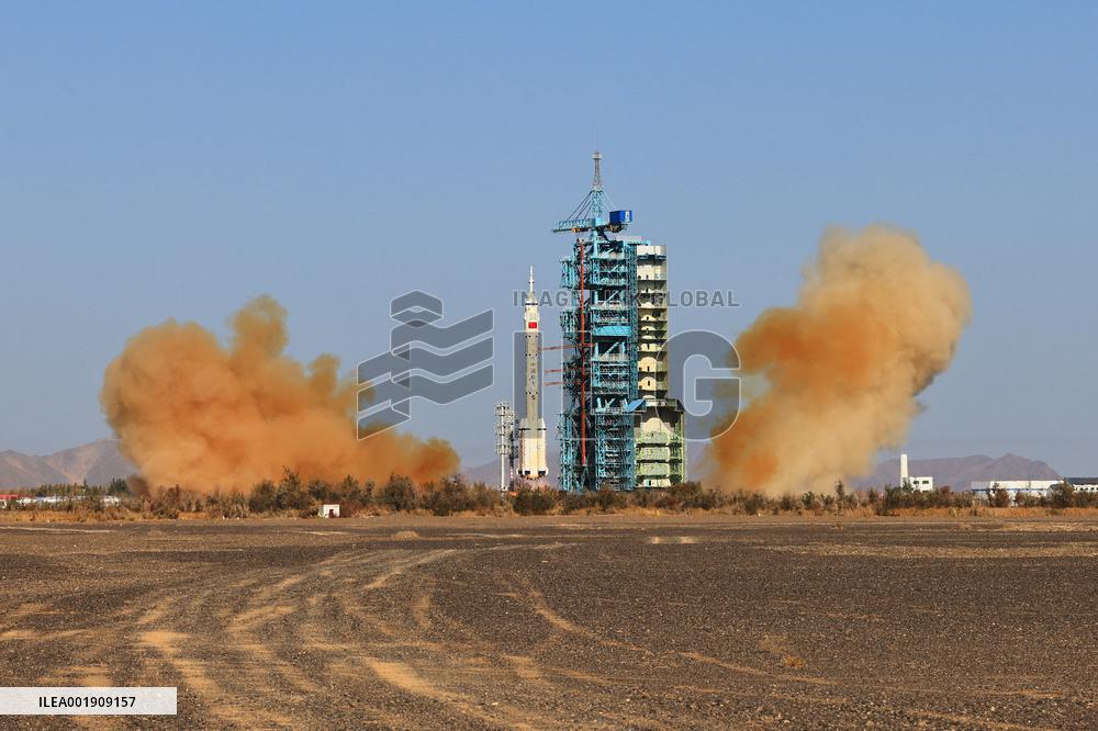 (EyesonSci) CHINA-JIUQUAN-SHENZHOU-17-LAUNCH-SUCCESS (CN)