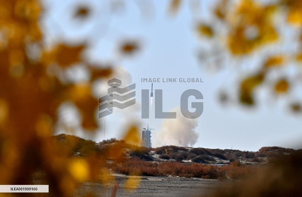 (EyesonSci) CHINA-JIUQUAN-SHENZHOU-17-LAUNCH-SUCCESS (CN)