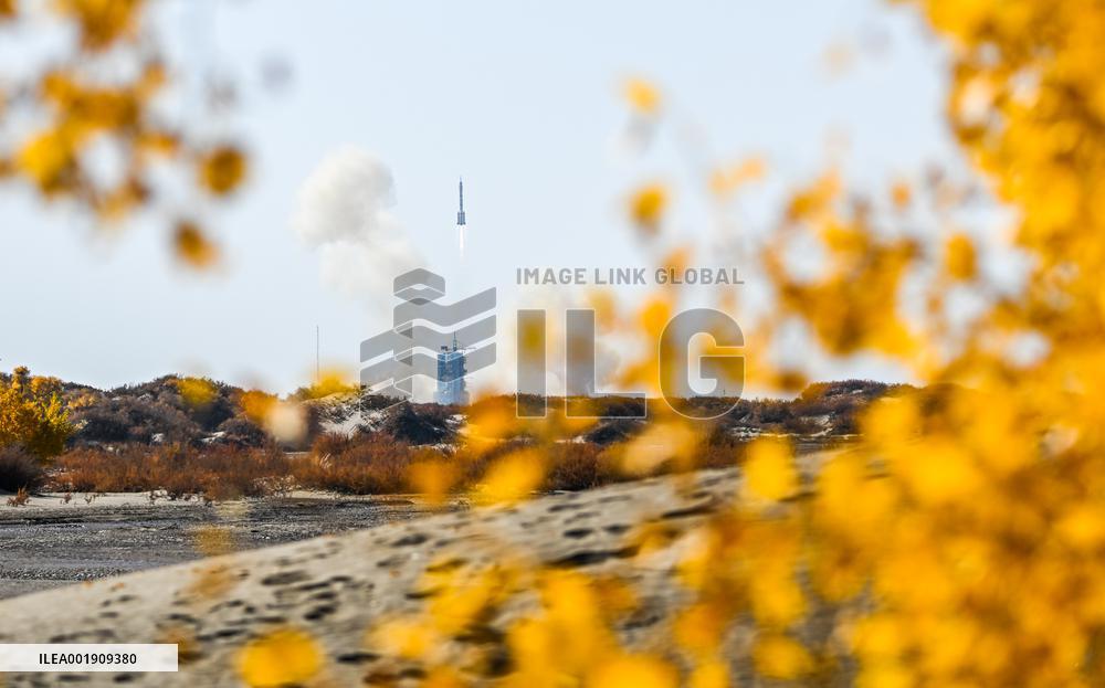 (EyesonSci) CHINA-JIUQUAN-SHENZHOU-17-LAUNCH-SUCCESS (CN)