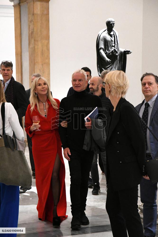 Trudie Styler And Sting At The National Archaeological Museum - Naples