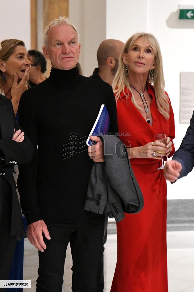 Trudie Styler And Sting At The National Archaeological Museum - Naples