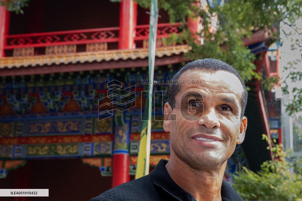 (SP)CHINA-DAYE-FOOTBALL-RIVALDO(CN)