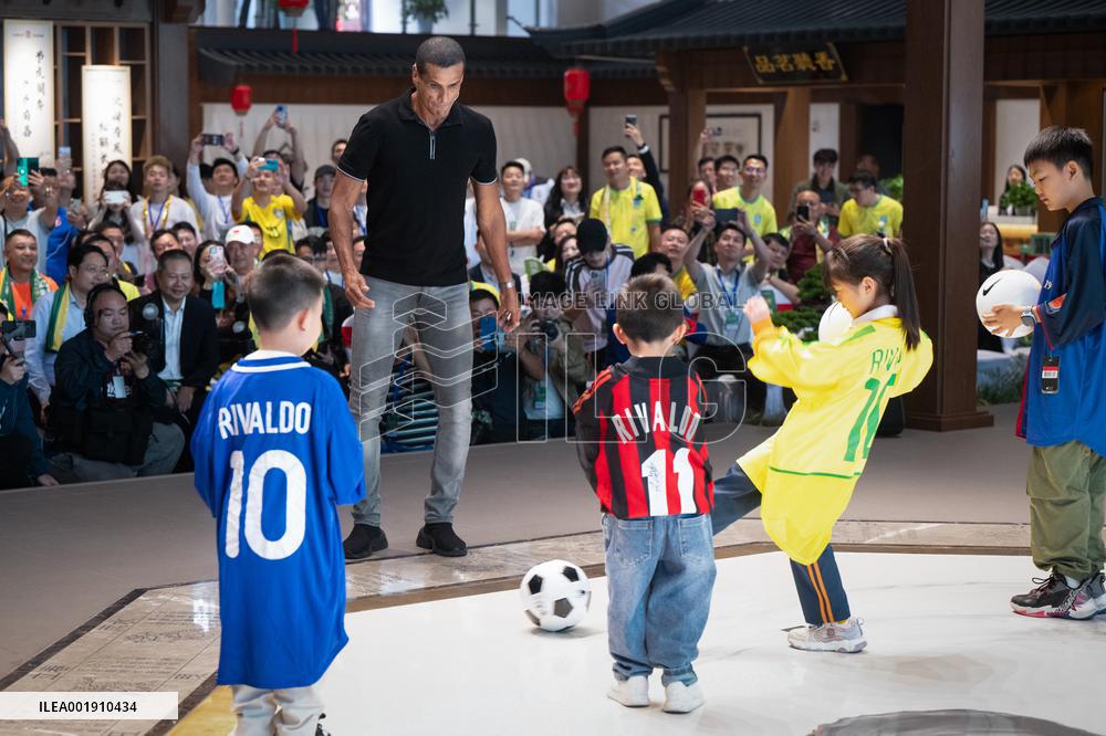 (SP)CHINA-DAYE-FOOTBALL-RIVALDO(CN)