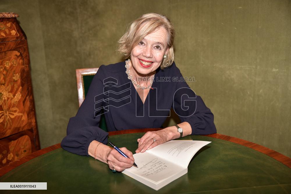 Proclamation Of The Novel Award - Paris