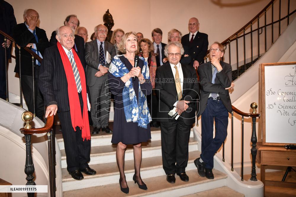 Proclamation Of The Novel Award - Paris