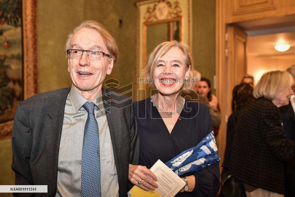 Proclamation Of The Novel Award - Paris