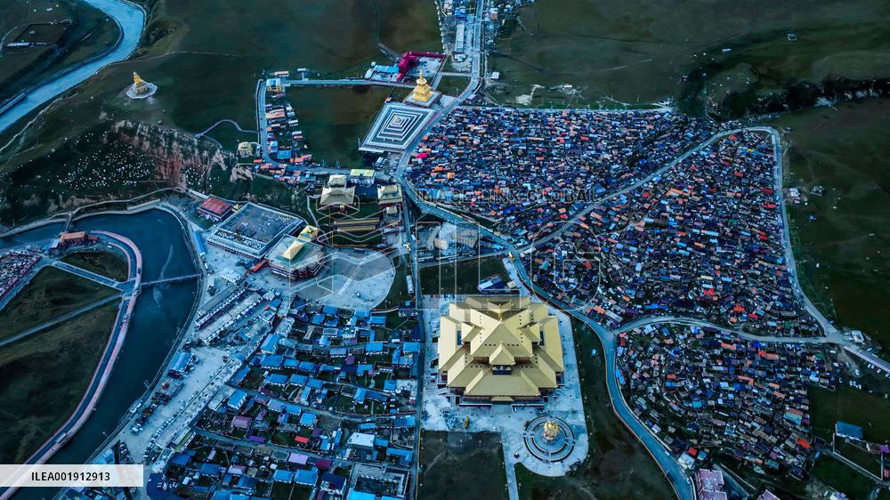 Yaqing Temple At Ganzi