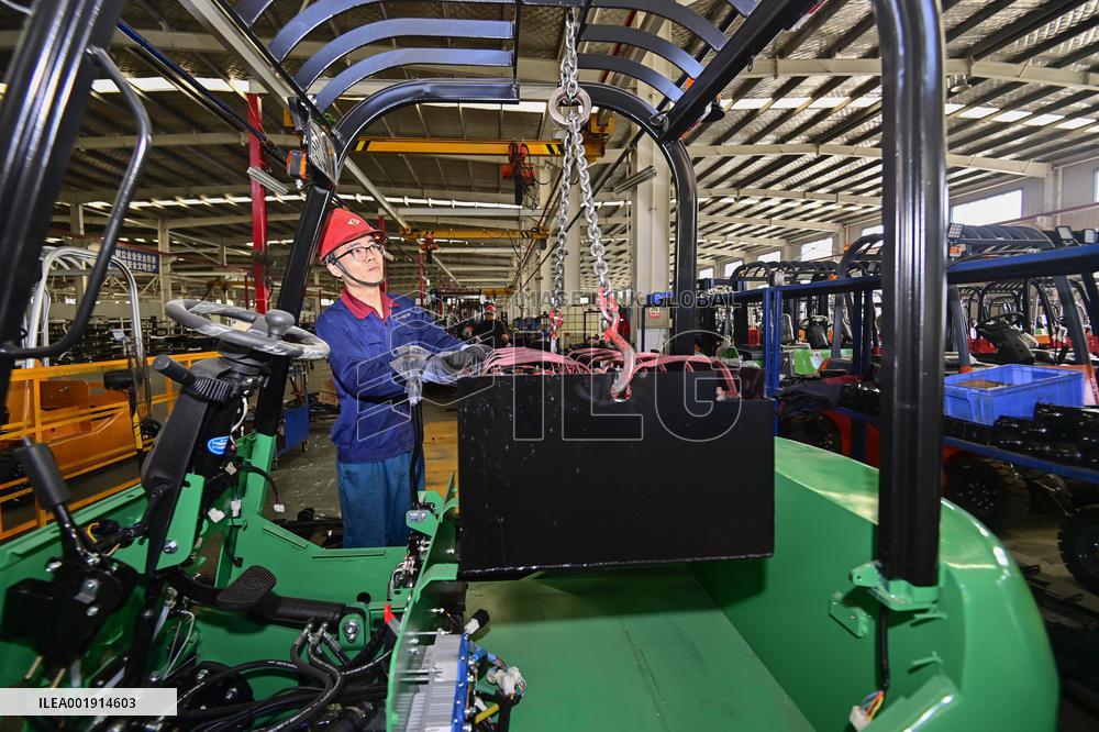 A Machinery and Equipment Manufacturing Enterprise Workshop in Qingzhou