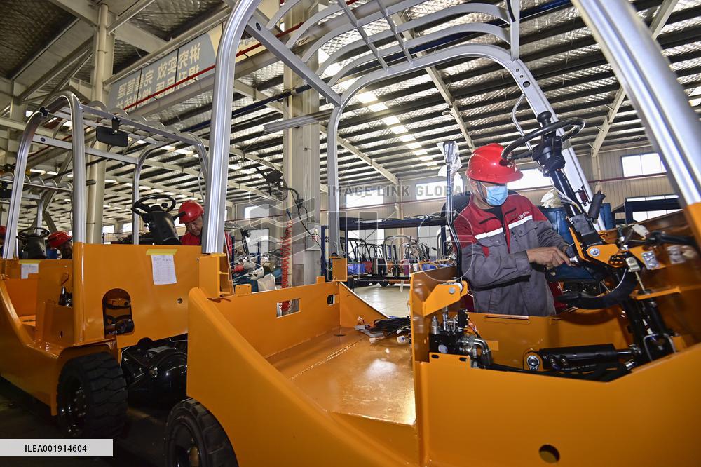 A Machinery and Equipment Manufacturing Enterprise Workshop in Qingzhou